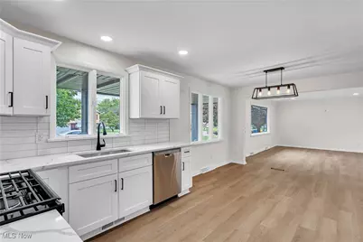 338 Blossom Avenue, Campbell, OH 44405 - Photo 9