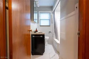 318 Charlotte St, Bucyrus, OH 44820 - Photo 3