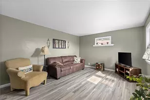 128 Alta St, Weirton, WV 26062 - Photo 7