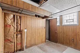 840 Hanover St, Martins Ferry, OH 43935 - Photo 33