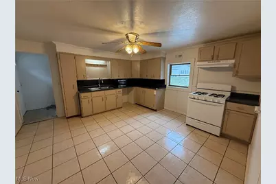 604 Crider Avenue NE, New Philadelphia, OH 44663 - Photo 5