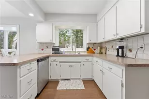 369 Fox Run Trail, Aurora, OH 44202 - Photo 11