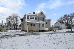 814 Plymouth Ct NW, Canton, OH 44703 - Photo 9