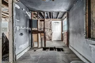 814 Plymouth Ct NW, Canton, OH 44703 - Photo 17