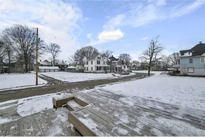 814 Plymouth Court NW, Canton, OH 44703 - Photo 5