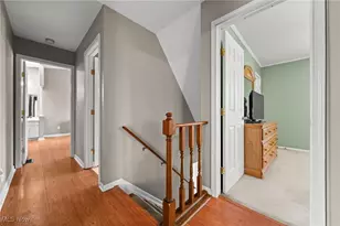 9201 Old Meadow Dr, Chagrin Falls, OH 44023 - Photo 13