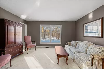 9201 Old Meadow Drive, Chagrin Falls, OH 44023 - Photo 7