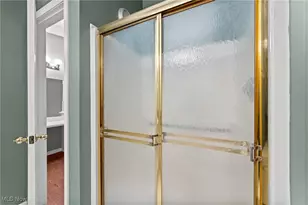 9201 Old Meadow Dr, Chagrin Falls, OH 44023 - Photo 19