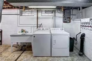 1184 Mayfair Dr, Green Hills, OH 44131 - Photo 21