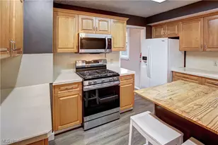 1184 Mayfair Dr, Green Hills, OH 44131 - Photo 5