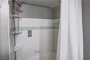 1184 Mayfair Dr, Green Hills, OH 44131 - Photo 33