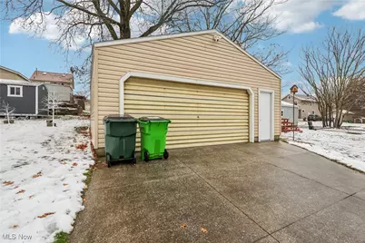 79 20th Street SW, Barberton, OH 44203 - Photo 3