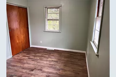 809 Delia Avenue, Martins Ferry, OH 43935 - Photo 5