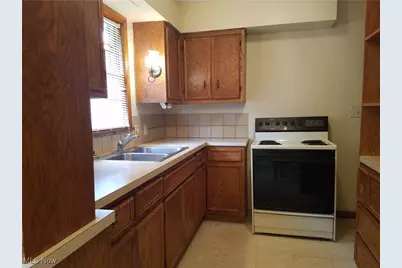 73 S Hartford Avenue, Youngstown, OH 44509 - Photo 5