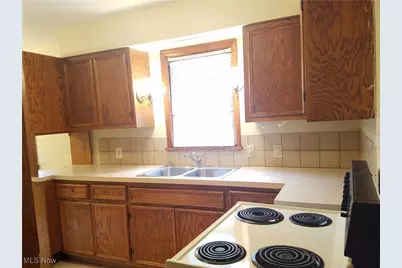 73 S Hartford Avenue, Youngstown, OH 44509 - Photo 9