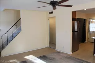 2911 Oakwood Dr, Cuyahoga Falls, OH 44221 - Photo 11