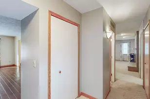 8305 Pebble Creek Ct, Chagrin Falls, OH 44023 - Photo 19