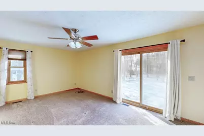 8305 Pebble Creek Court, Chagrin Falls, OH 44023 - Photo 31