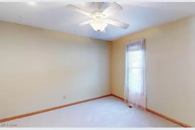 8305 Pebble Creek Court, Chagrin Falls, OH 44023 - Photo 13