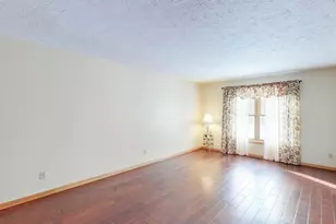 8305 Pebble Creek Ct, Chagrin Falls, OH 44023 - Photo 3