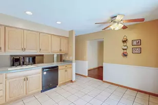 8305 Pebble Creek Ct, Chagrin Falls, OH 44023 - Photo 25