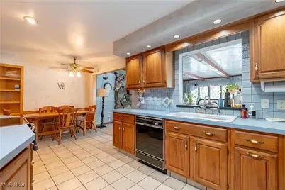 2025 S Plaza Drive, Akron, OH 44319 - Photo 5