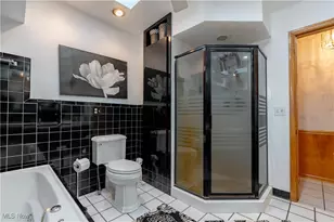 2025 S Plaza Dr, Akron, OH 44319 - Photo 21