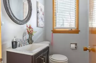 2025 S Plaza Dr, Akron, OH 44319 - Photo 23