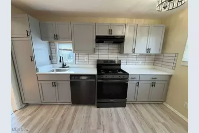 6315 Charles Avenue, Parma, OH 44129 - Photo 9