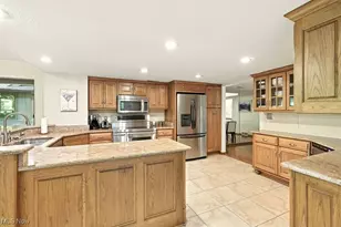 2180 Stone Creek Trail, Cuyahoga Falls, OH 44223 - Photo 19