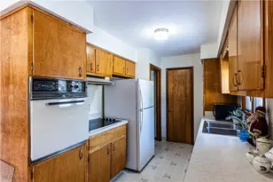 505 E Friendship St, Medina, OH 44256 - Photo 3