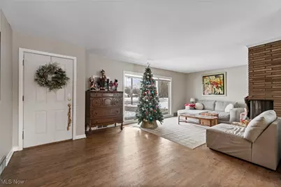 2426 Banbury Road, Akron, OH 44333 - Photo 5