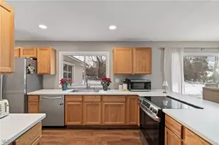 2426 Banbury Rd, Akron, OH 44333 - Photo 13