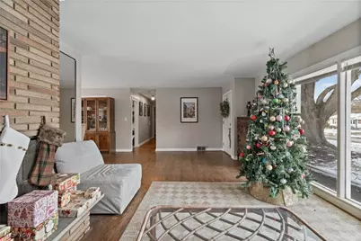 2426 Banbury Road, Akron, OH 44333 - Photo 7