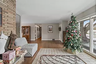 2426 Banbury Rd, Akron, OH 44333 - Photo 7