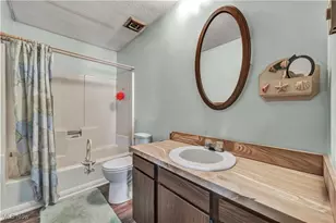 1310 Lindenwood Dr, Lorain, OH 44053 - Photo 7