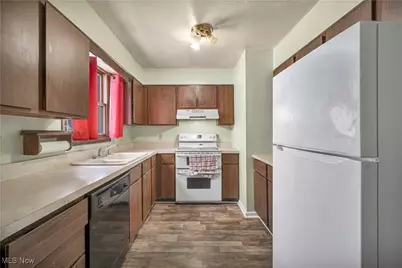 1310 Lindenwood Drive, Lorain, OH 44053 - Photo 3