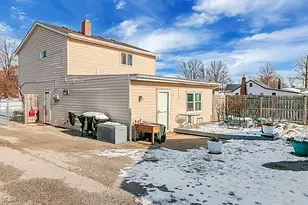 7634 Pinehurst Dr, Mentor on the Lake, OH 44060 - Photo 5