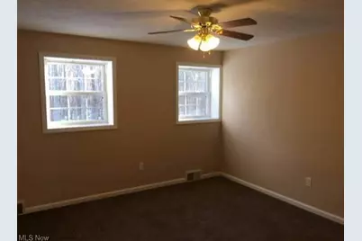 48903 N Ridge Road, Amherst, OH 44001 - Photo 9