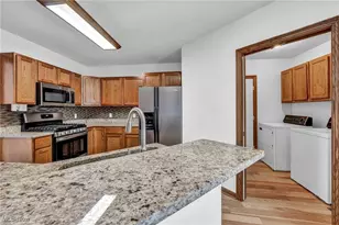 221 Newfield Cir, Medina, OH 44256 - Photo 11