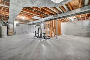 221 Newfield Cir, Medina, OH 44256 - Photo 43