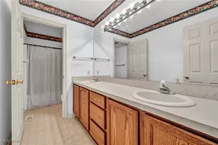 221 Newfield Cir, Medina, OH 44256 - Photo 33