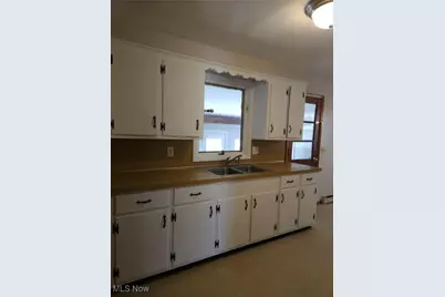 525 S Marion Avenue, Louisville, OH 44641 - Photo 5