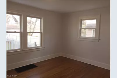 445 Beechwood Drive, Akron, OH 44320 - Photo 9