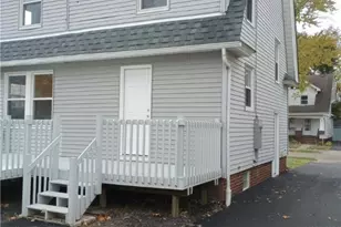 445 Beechwood Dr, Akron, OH 44320 - Photo 3