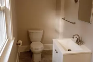 445 Beechwood Dr, Akron, OH 44320 - Photo 25