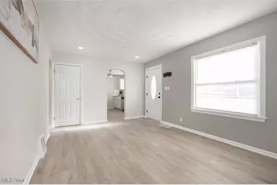 877 N Firestone Boulevard, Akron, OH 44306 - Photo 9