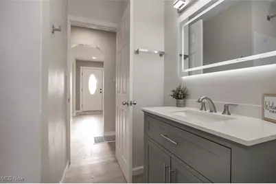 877 N Firestone Boulevard, Akron, OH 44306 - Photo 15