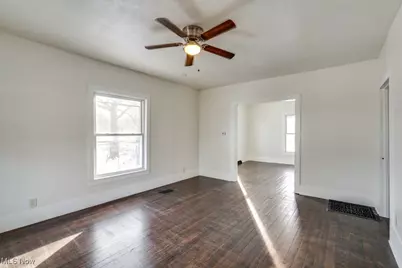 155 W Walnut Street, Wadsworth, OH 44281 - Photo 5