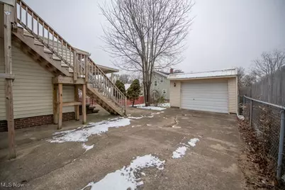 1805 Gibbs Avenue NE, Canton, OH 44705 - Photo 5